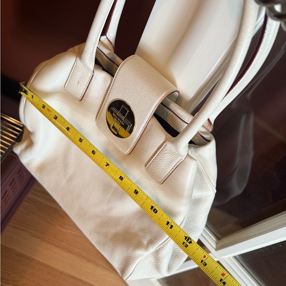 Next to new Kate Spade cream coloured handbag with red piping and gold hardware - Picture 6 of 8